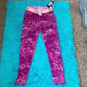 BNWT Girls Under Armour Leggings Size YLG